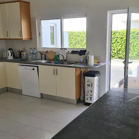 House With Private Pool, Sea And Marina Views Willa *
