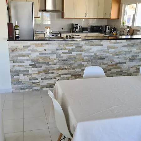 House With Private Pool, Sea And Marina Views *